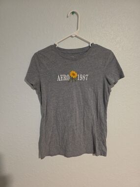 Aeropostale Gray Tee with Yellow Sunflower & White 'AERO 1987' Text